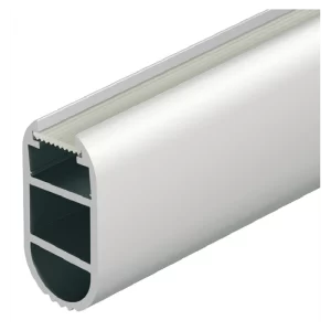 El tubo para armario iluminado de aluminio de 2500 mm es la solución perfecta para crear vestidores inteligentes con iluminación funcional y de diseño. Este perfil tubular está especialmente concebido para funcionar como barra para colgar y como sistema de iluminación simultáneamente, con la particularidad de que la emisión de luz está orientada hacia abajo (Lichtaustritt nach unten gerichtet), iluminando directamente las prendas colgadas para facilitar su visibilidad y selección. Incluye una cubierta difusora escarchada que suaviza la luz y protege la tira LED interior.